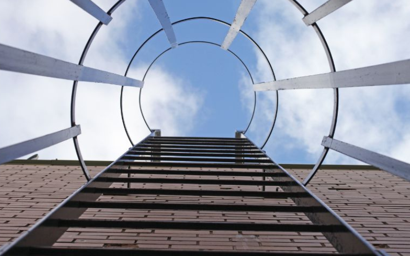 Les normes à respecter obligatoirement pour l'échelle à crinoline