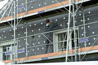 Échafaudage de façade F3000 sur chantier d'isolation thermique par l'extérieur